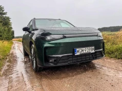 Test: Niechcący zabraliśmy chińskiego SUVa Leapmotor C10 w błoto i było źle. Dacia jest tu znacznie lepsza