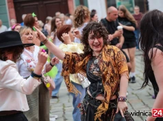 Roztańczony Rynek mimo deszczowych chmur – za nami druga Świdnicka Potańcówka!