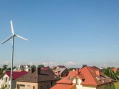 Fotowoltaika czy turbina wiatrowa. Co się bardziej opłaca w domu?
