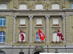 Szwajcarski Bank Narodowy w pół roku zarobił miliardy franków, wynik obciążają straty na złocie