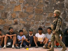 Ceuta po masowym napływie migrantów. Mieszkańcy uzbrajają się w pałki