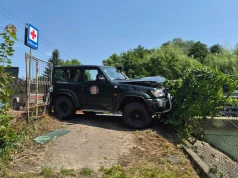 Pijany kierowca rozbił Nissana w Karczmiskach. Miał blisko 3 promile