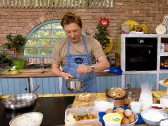 Morele, ogórki i młode ziemniaki. Oto gotowe menu na letnie spotkanie