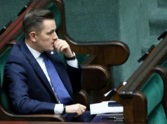 Oszuści przejmują konta na WhatsAppie. Ofiarą padł wiceminister MS