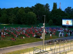 Przed TAURON Areną odbędzie się bezpłatny seans filmowy. Na ekranie kultowy hit