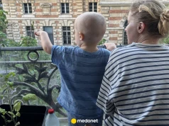 "Żadna kropla nie może dotknąć mojej skóry". Znana aktorka o leczeniu syna chorego na białaczkę