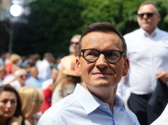 Mateusz Morawiecki ma swój pomysł na demografię. Chce zastąpić popularne świadczenia