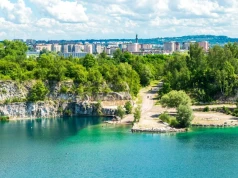 Nie góry i nie morze. Te miejsca przyciągają Polaków w wakacje
