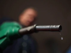 Inflacja wraca do 3 proc. Ceny paliw nie sprzyjają obniżce stóp procentowych