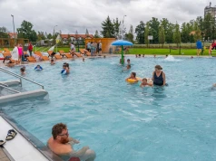 Nowa, biletowana atrakcja w Mikołajkach. Baseny pod chmurką mają przyciągnąć mieszkańców i turystów
