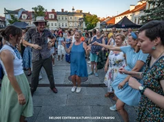 Bielski Rynek tańczył bez względu na wiek. Wielka Potańcówka przyciągnęła tłumy