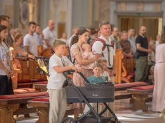 „Jesteście światłością świata”. Spotkanie rodzin wielodzietnych w domu Matki Bożej Licheńskiej