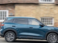 Drugi najchętniej kupowany PHEV w Europie w teście łosia. Jak spisuje się BYD Atto 2 DM-i?
