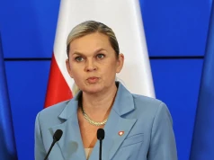 Nauczyciele dostaną dodatkowe środki. 2590 zł wpłynie na ich konta do końca sierpnia