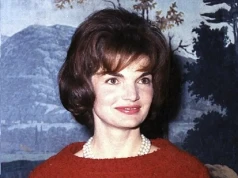 Odmówiła zdjęcia zakrwawionego kostiumu Chanel. Mroczny sekret postawy Jackie Kennedy po zamachu