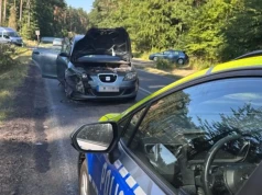 Zderzyły się trzy auta. Jedna osoba trafiła do szpitala