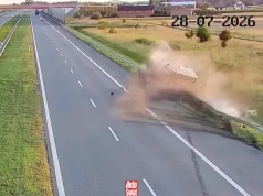 Bus przeleciał przez barierę na A1. 67 kierowców ominęło wypadek