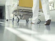 Zarobki salowej w szpitalu. Oto kwoty "na rękę"