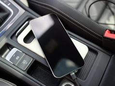 Telefon gotuje się w samochodzie? Ten błąd popełnia większość kierowców