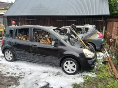 Pożar dwóch samochodów osobowych w Wągrowcu