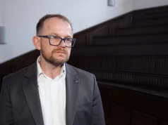 Studenci coraz częściej uczą się z pomocą AI. Uczelnie muszą dostosować sposób kształcenia i oceniania