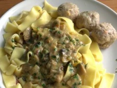 Polacy zajadają się aż miło i mają w nosie konsekwencje. Te produkty zaklejają jelita