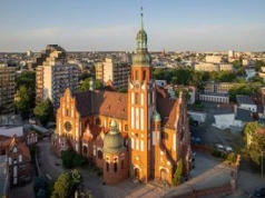 Zbyt głośne dzwony i samoloty na sprzedaż. Telegram z Bydgoszczy