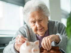 Seniorzy masowo rezygnują z 13. i 14. emerytury. Wiemy, co dostają w zamian