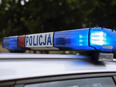 Nietrzeźwy policjant prowadził radiowóz i spowodował kolizję