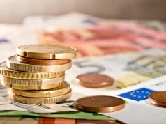 Kurs euro balansuje na linii wsparcia. Dolar próbuje odrabiać straty