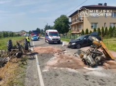 Wypadek podczas zjazdu na pole. Ranny 72-letni kierowca Ursusa