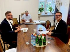 Obrowo. Będą nowe drogi. Podpisano cztery umowy na ponad 6 milionów złotych