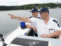 Biskupiec. Płynął motorówką po alkoholu. 38-latek wpadł na jeziorze Dadaj