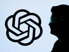 Nie mogą dostać akcji OpenAI, więc kupują używane t-shirty z logo firmy. W USA rośnie osobliwa bańka