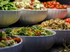 Dlaczego warto korzystać z cateringu dietetycznego? To nie tylko oszczędność czasu