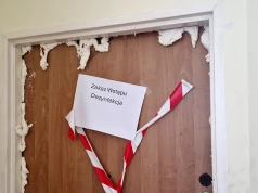 Wrócili do mieszkania z odpadami. Sąsiedzi przerażeni