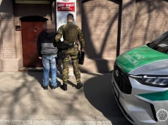 Zatrzymania na lotnisku w Krakowie. Wśród ujętych osoby poszukiwane listami gończymi
