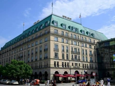 Prestiżowy hotel wystawiony na sprzedaż. Astronomiczna cena