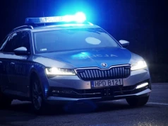 Samochód osobowy zderzył się z ciągnikiem rolniczym. Są utrudnienia na DK19