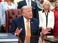 Uzbrojony mężczyzna na polu golfowym Trumpa. Miał notatnik z "niepokojącymi zapiskami"