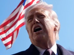Kolejna próba zamachu na Trumpa?! Uzbrojony mężczyzna obserwujący prezydenta USA zatrzymany. Policja znalazła „niepokojące zapiski”
