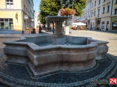Po kilku tygodniach najmniejsza fontanna „ożyła”