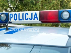 Siedlce: Policyjny instynkt nie zawiódł. Zastępca komendanta zauważył „broń” i doprowadził do zatrzymania sześciu osób