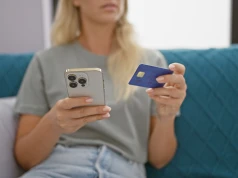 Płatność w polskim e-commerce stała się niewidoczną częścią zakupów