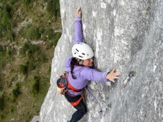 Trudna przeprawa przez „Yeah Man” (8b+, 300 m). Drogę powtarza Katherine Choong
