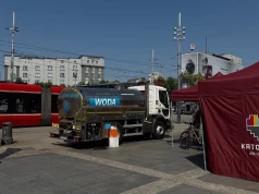 Beczkowóz z wodą znów stanął na katowickim Rynku. Ma pomóc podczas upału