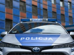 Wpadł przy bankomacie w Katowicach. 18-latek podejrzany o pranie pieniędzy z oszustw „na podszywacza”