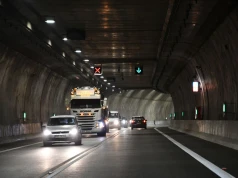 Awaria samochodu ciężarowego w tunelu w Świnoujściu. Są utrudnienia