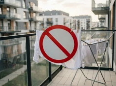 Państwowy skok na balkony. Rząd chce znieść własność prywatną za oknem