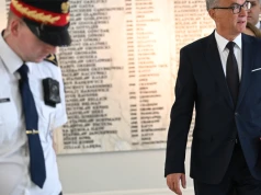 600 zł miesięcznie na czyszczenie służbowego stroju. Marszałek Sejmu podpisał zarządzenie